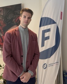 Chris Faderl bei einer Veranstaltung der Friedrich-Naumann-Stiftung